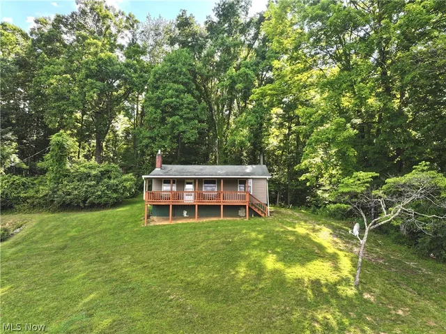 70906 Reynolds Rd, Barnesville, OH 43983