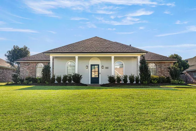 4124 W  Jevon Ln, Lake Charles, LA 70605