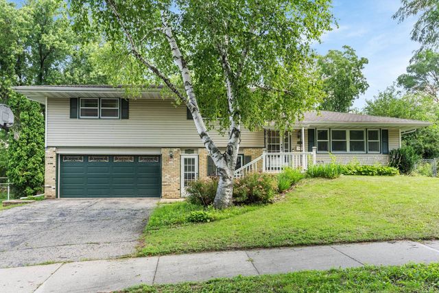 1011 Bay Ridge Rd, Madison, WI 53716