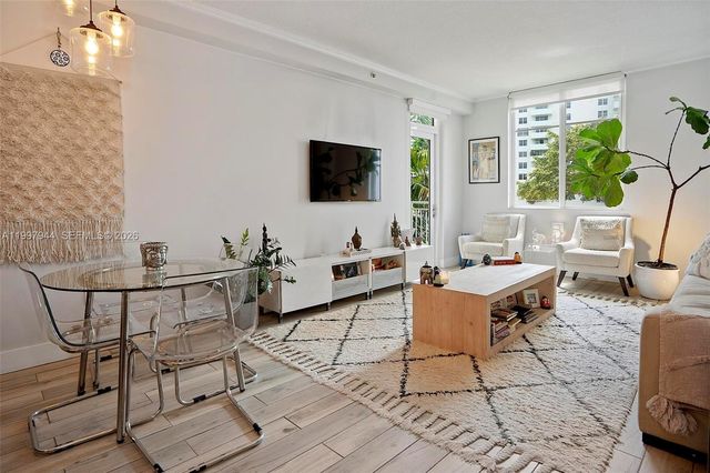 1 Century Ln #303, Miami Beach, FL 33139