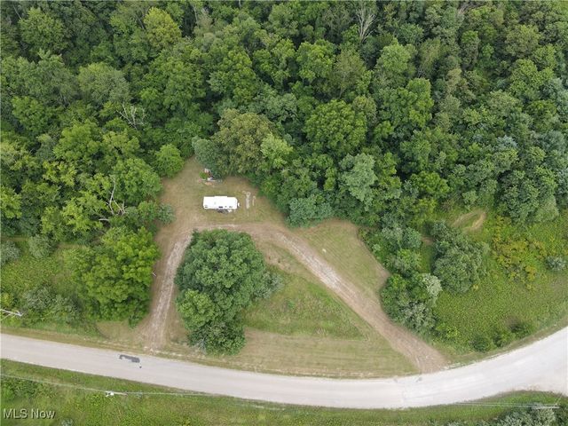 55202 Red Lane Rd, Cumberland, OH 43732