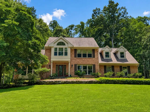 12507 Paradise Spring Rd, Clifton, VA 20124