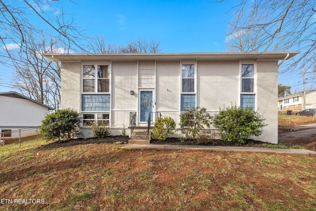 6610 Hunters Glen Dr, Knoxville, TN 37921