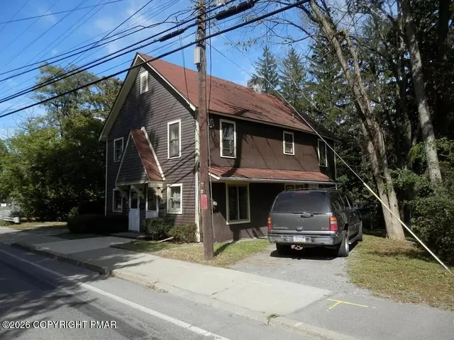 1797-1799 N  Main St, Honesdale, PA 18431
