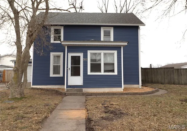 302 Goodall St, Worden, IL 62097