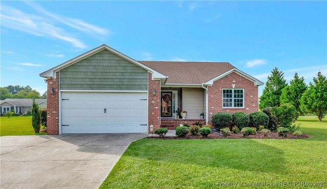 704 Brookfield Dr, Pembroke, NC 28372