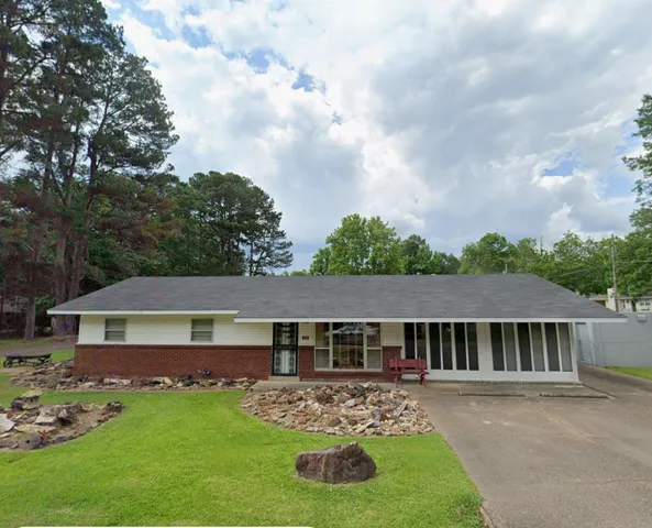 109 E  Spratlin St, Bruce, MS 38915