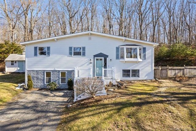50 Carriage Hill Dr   E, Niantic, CT 06357