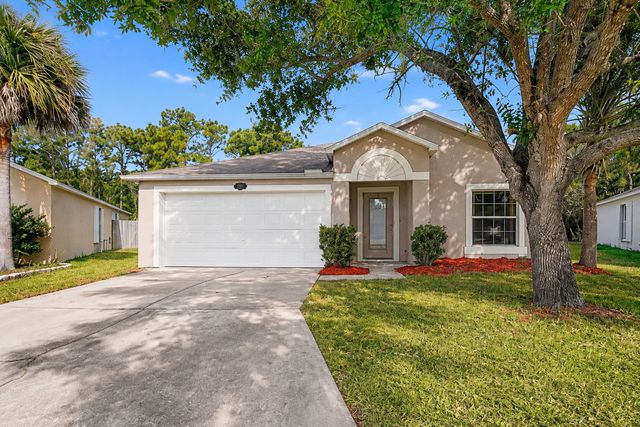 560 Benton Dr, Melbourne, FL 32901
