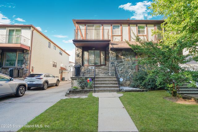907 Travis Ave, Staten Island, NY 10314