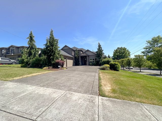 9706 SE Hillcrest Rd, Happy Valley, OR 97086