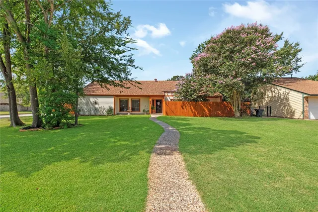2735 Sandy Cir, College Station, TX 77845