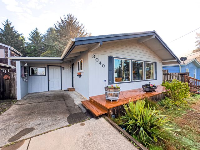3040 SE Dune Ave, Lincoln City, OR 97367