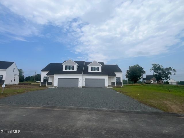 29 Walke Way, Mechanicville, NY 12118