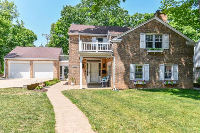 1045 North Perry COURT, Wauwatosa, WI 53213