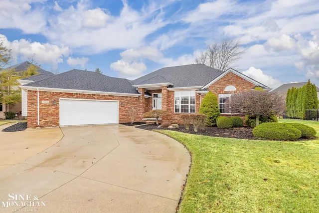 4284 Scott B Dr, Saint Clair, MI 48079