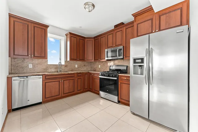 842 Ocean Pkwy #8B, Brooklyn, NY 11230