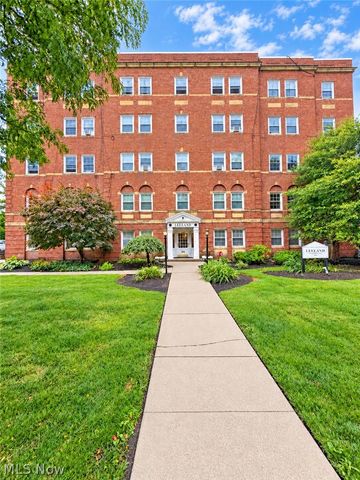 15820 Van Aken Blvd #504, Shaker Hts, OH 44120