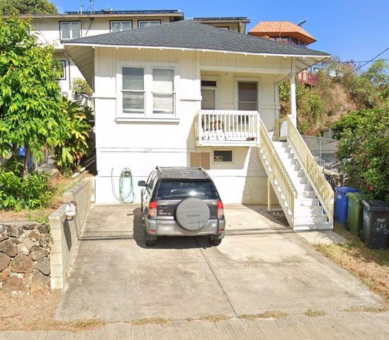 1643 Lusitana St, Honolulu, HI 96813