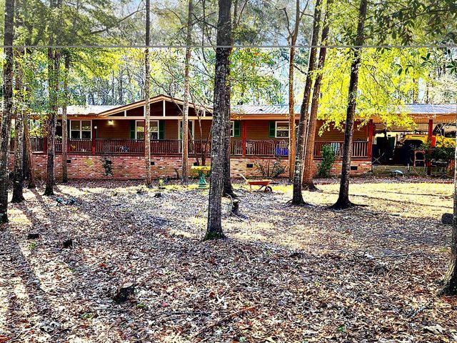31 Lakepoint Dr, Fort Gaines, GA 39851
