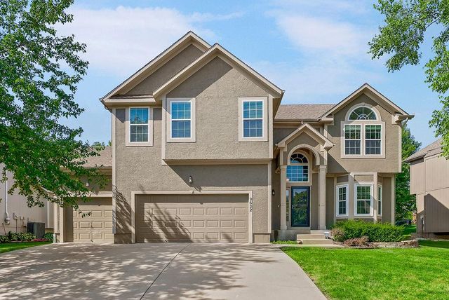 9622 Falcon Valley Dr, Lenexa, KS 66220