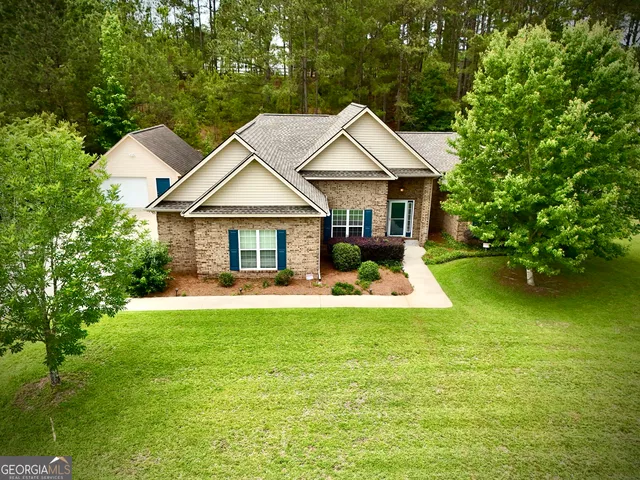 110 Holly Lakes Dr, Dublin, GA 31021