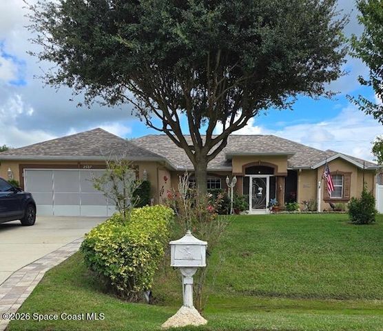 2337 Aquilos Ave SE, Palm Bay, FL 32909