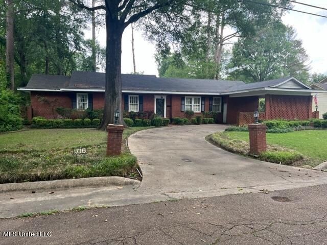 716 Bell Ave, Greenwood, MS 38930