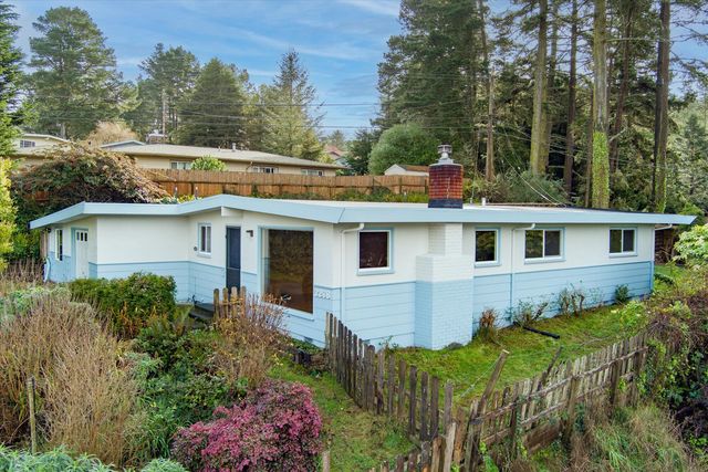 2268 Parkwood Blvd, Eureka, CA 95503