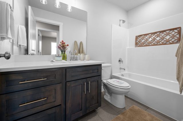 2848 W  4075 S #316, Roy, UT 84067