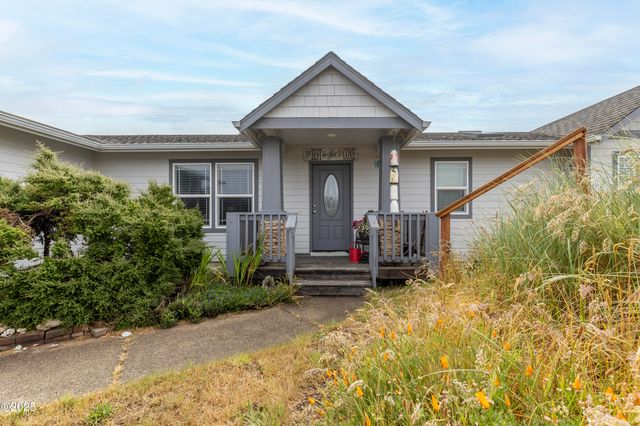 1617 NW Oceanic Loop, Waldport, OR 97394