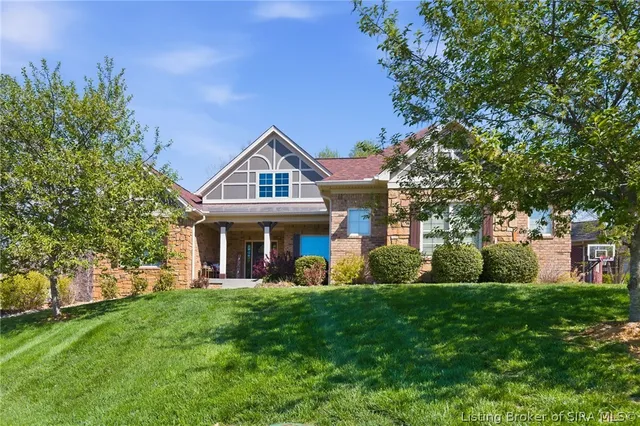3400 Royal Lake Drive, Floyds Knobs, IN 47119