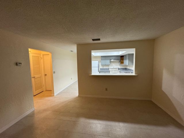 2660 South Dr   #3, Clearwater, FL 33759