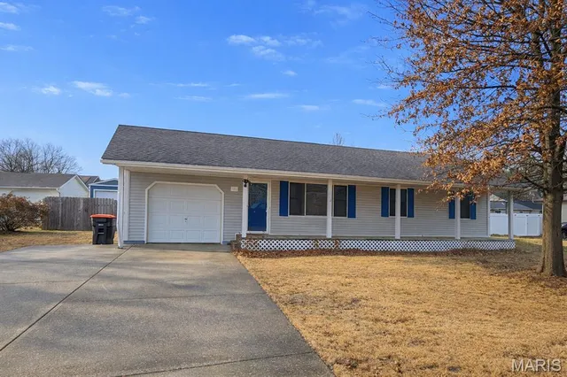 121 N  Tilley St, Advance, MO 63730