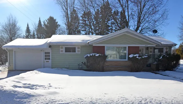 1905 ROSECRANS STREET, Wausau, WI 54401