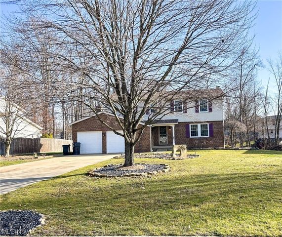 3438 Meanderwood Dr, Canfield, OH 44406