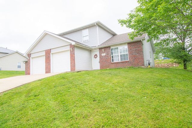 1330 Godas Dr, Columbia, MO 65202