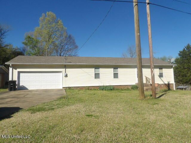 3611 Stage Rd, Coldwater, MS 38618
