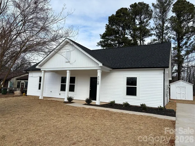 605 E  Hartford Ave, Bessemer City, NC 28016