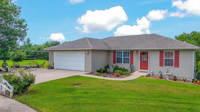 1370 Lyric Ct, Boonville, MO 65233