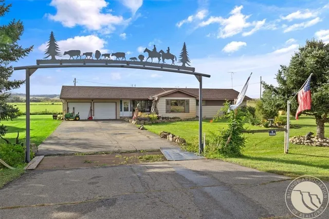 3614 2nd St S, Pompeys Pillar, MT 59064