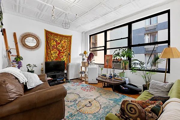 115 W  23rd St #42, New York, NY 10011