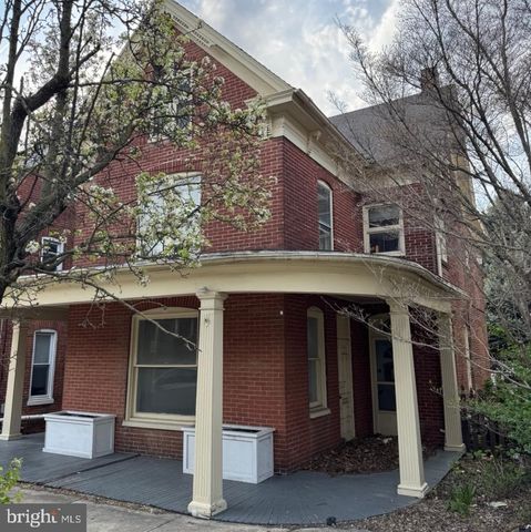 305 W  Broadway, Red Lion, PA 17356