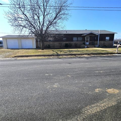 615 N  Harvey St, Breckenridge, TX 76424