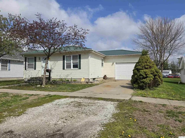317 Mechanic St, Mount Sterling, IL 62353