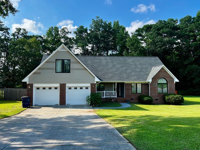 228 Lakeside Rd, Raeford, NC 28376