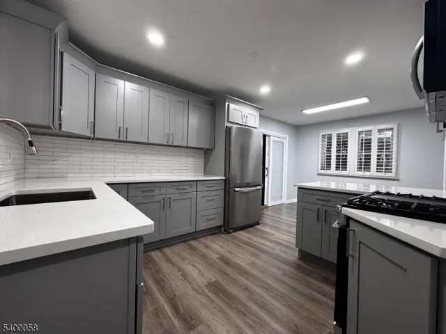 3 Fulper Pl, Clinton, NJ 08809