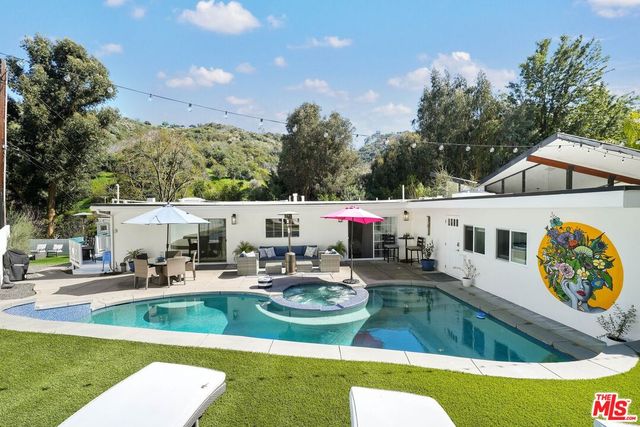 3493 Mandeville Canyon Rd, Los Angeles, CA 90049