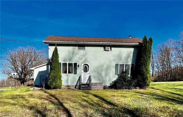 6713 Frogtown Rd, Hermitage, PA 16148