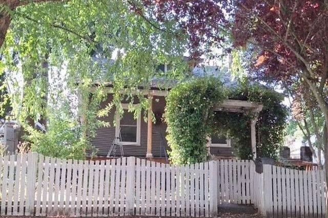 615 W  21st St, Vancouver, WA 98660